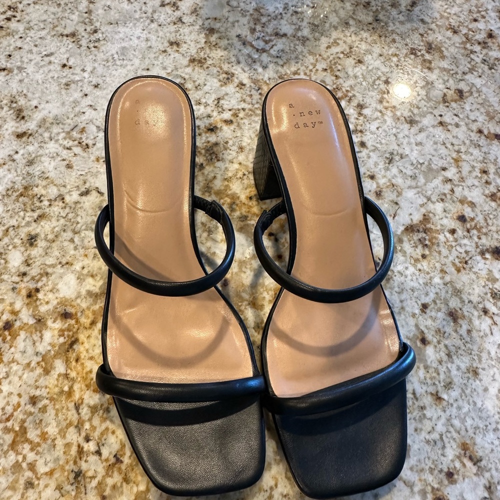 Black heels 9.5